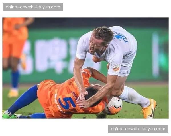 克莱蒙0-2负于里昂，主队全场零射正暴露进攻体系构建的失败