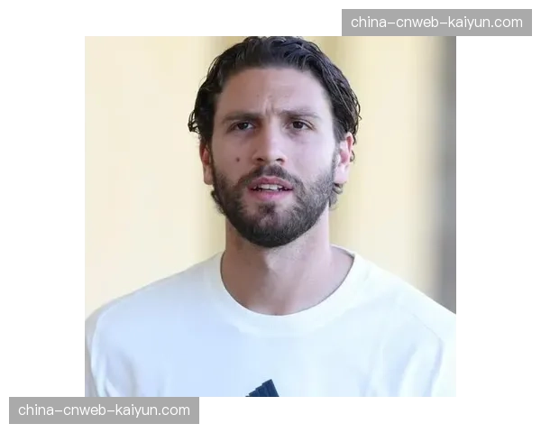 官方：尤文中场洛卡特利因脚踝韧带损伤，将缺席六周