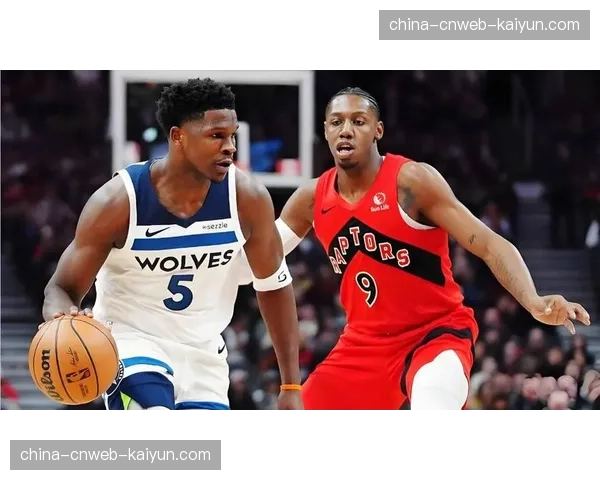 特写：最后一攻，爱德华兹突破分球，里德底角空位三分命中绝杀